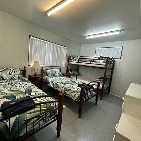 Leander Reef Holiday Park Port Denison Extérieur photo