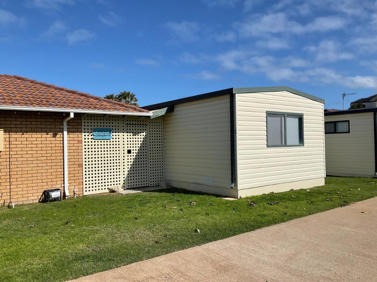Leander Reef Holiday Park Port Denison Extérieur photo