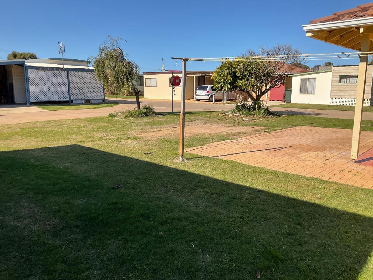 Leander Reef Holiday Park Port Denison Extérieur photo